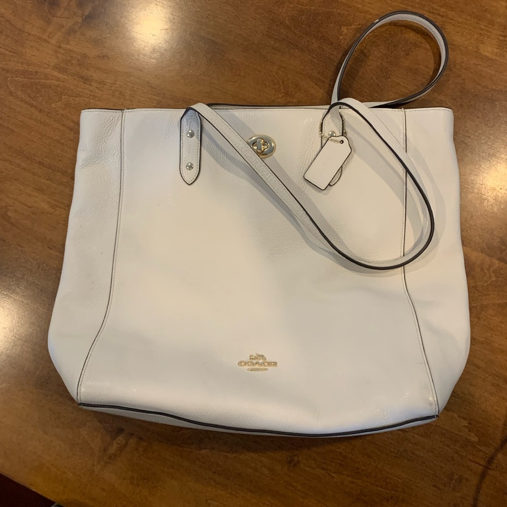 Neutral Tone Coach Leather Purse/ Classic Coach Designer Hand Bag